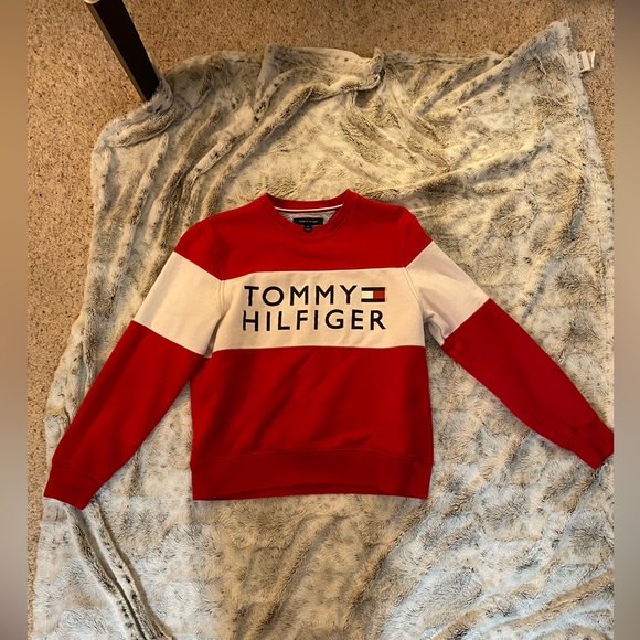 Tommy Hilfiger - Picture 1 of 3